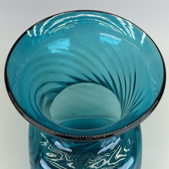 Swirl Optic Aquamarine Glass Vase - Picture 10 of 14